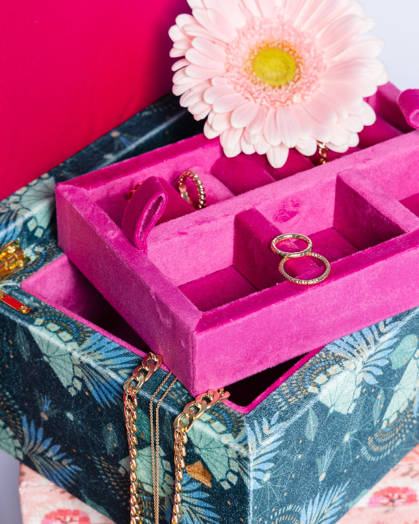 Evergreen Large Velvet Jewellery Box